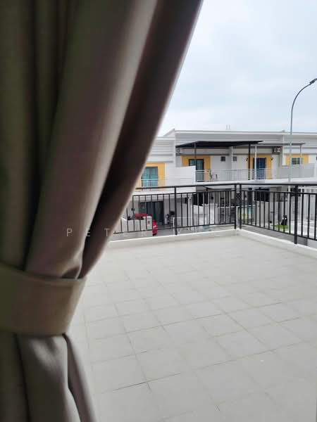 Taman Sakura Seremban 2 S2 untuk Untuk Disewa - RM 1,900 /bulan, Mac 2026 - Balcony - PropertyGuru.com.my