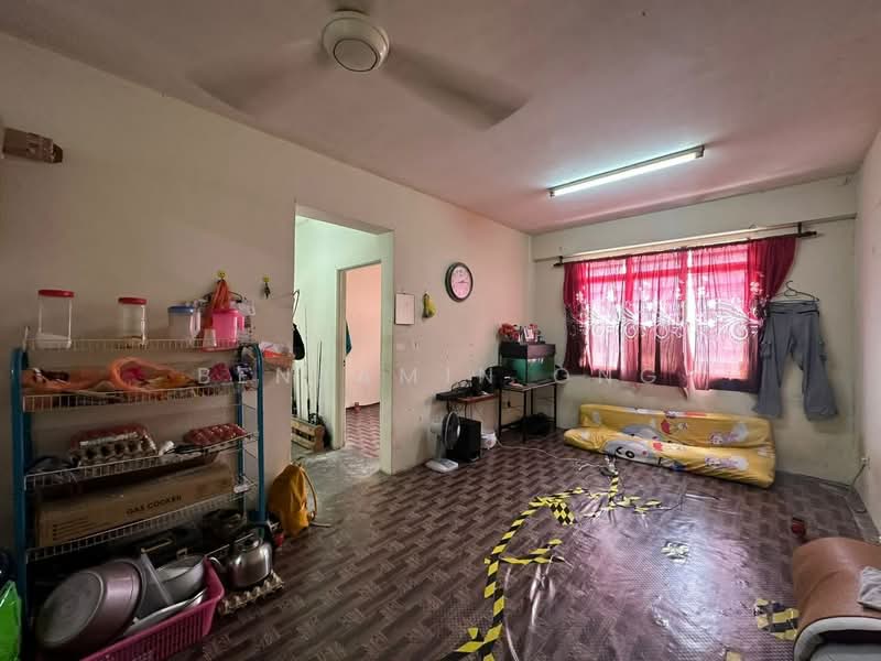 Flat Taman Pelangi Indah untuk Untuk Dijual - RM 165,000, Mac 2026 - Living Room - PropertyGuru.com.my