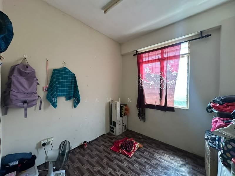 Flat Taman Pelangi Indah untuk Untuk Dijual - RM 165,000, Mac 2026 - Bedroom - PropertyGuru.com.my