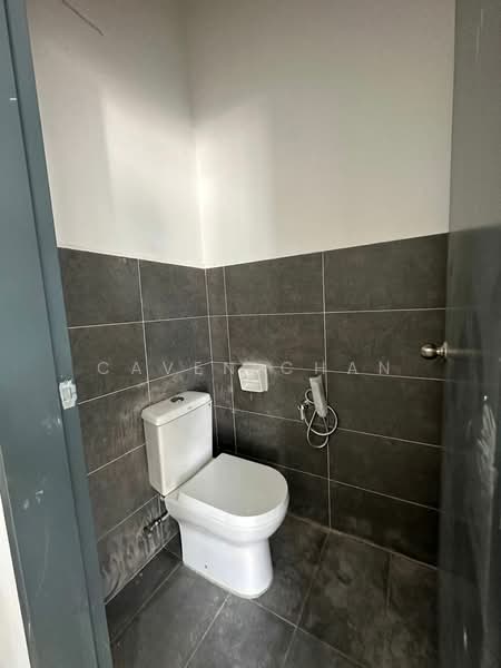 Factory for Sale in Bandar Indahpura (Kulai) - Caven Chan - Bathroom - PropertyGuru.com.my