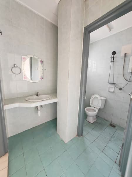 2-storey Terraced House for Sale in Bandar Bukit Puchong 2 (Puchong) - Evan Goh - Bathroom - PropertyGuru.com.my