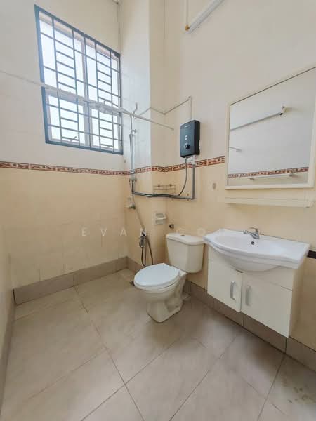 2-storey Terraced House for Sale in Bandar Bukit Puchong 2 (Puchong) - Evan Goh - Bathroom - PropertyGuru.com.my