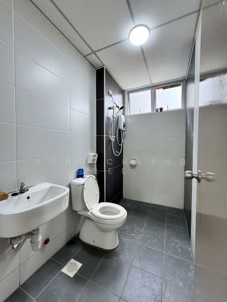 Larkin Heights untuk Untuk Disewa - RM 1,700 /bulan, Mac 2026 - Bathroom - PropertyGuru.com.my