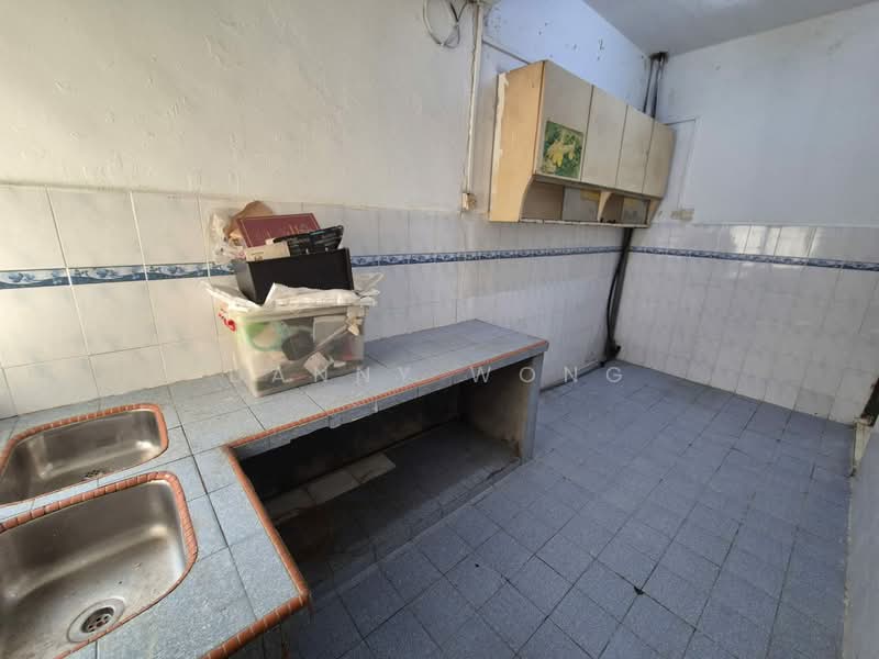 Taman Rawang Jaya untuk Untuk Dijual - RM 275,000, Mac 2026 - Kitchen - PropertyGuru.com.my