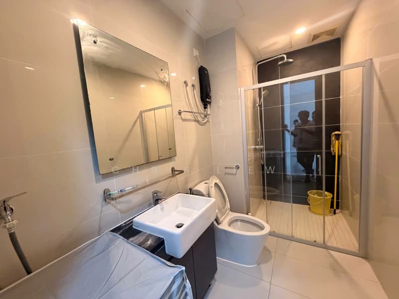 Condominium for Rent at Amberside @ Country Garden Danga Bay - Chris Liew - Bathroom - PropertyGuru.com.my
