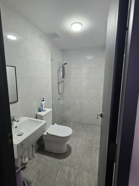 Service Residence for Rent at Altris Residences @ The Quartz WM - Weng Khit - Bathroom - PropertyGuru.com.my