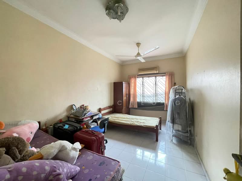 2-storey Terraced House for Sale in Taman Wangsa Permai (Kepong) - Yanis Cheong - Bedroom - PropertyGuru.com.my