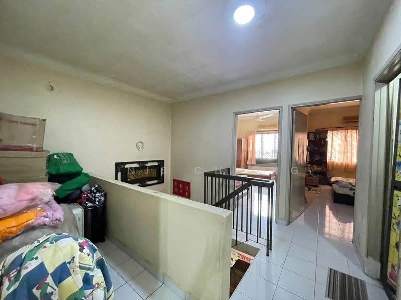 2-storey Terraced House for Sale in Taman Wangsa Permai (Kepong) - Yanis Cheong - Corridor - PropertyGuru.com.my