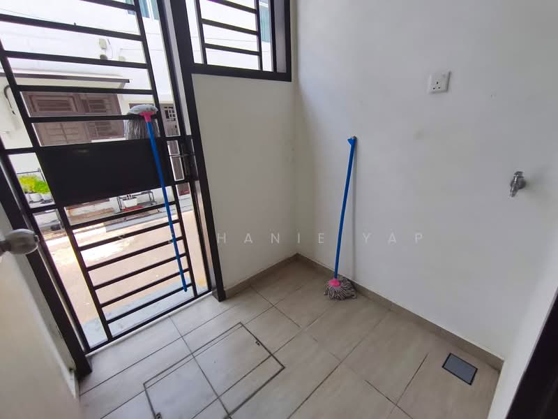 Terraced House for Rent in Kampung Sentosa Barat (Pasir Gudang) - Stephanie Yap - Entrance - PropertyGuru.com.my
