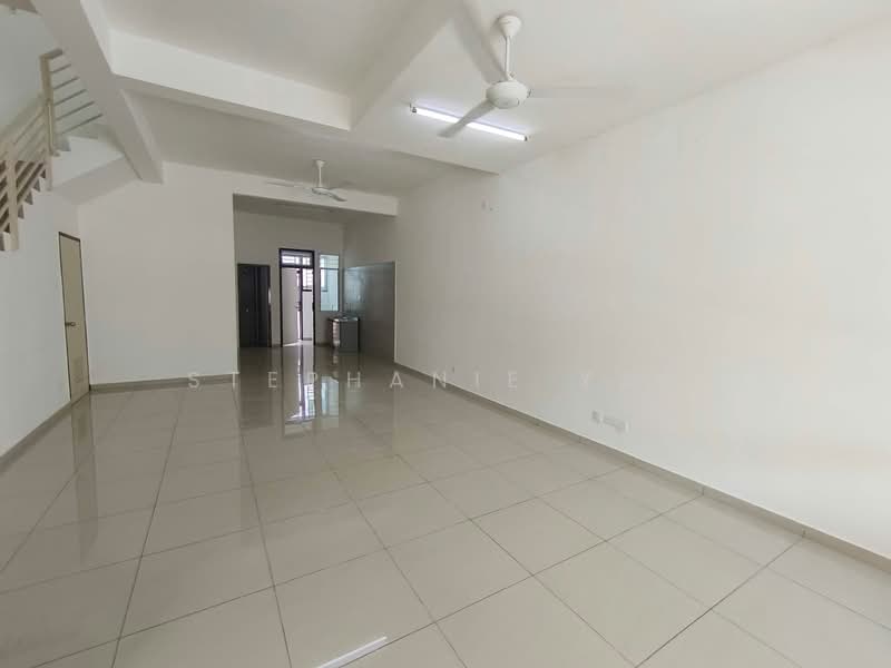 Terraced House for Rent in Kampung Sentosa Barat (Pasir Gudang) - Stephanie Yap - Living Room - PropertyGuru.com.my