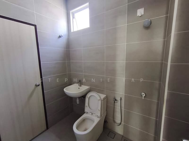 Terraced House for Rent in Kampung Sentosa Barat (Pasir Gudang) - Stephanie Yap - Bathroom - PropertyGuru.com.my