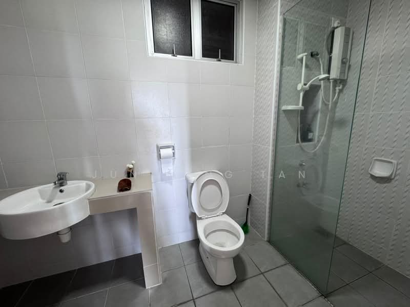 Apartment for Rent at Austin Suites (Permata Austin) - Jun Weng Tan - Bathroom - PropertyGuru.com.my