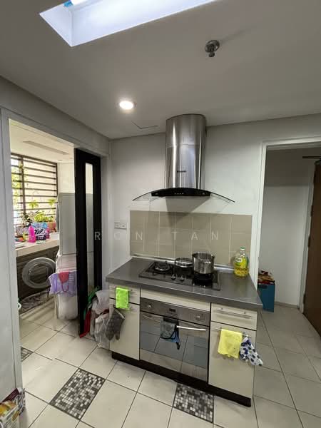 Service Residence for Sale at i-Zen @ Kiara 2 - Ron Tan - Kitchen - PropertyGuru.com.my
