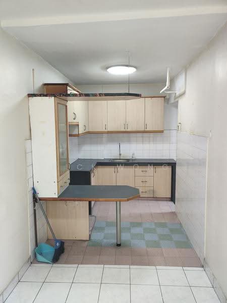 Pangsapuri untuk Dijual di Taman Cahaya - Nick Wong - Kitchen - PropertyGuru.com.my