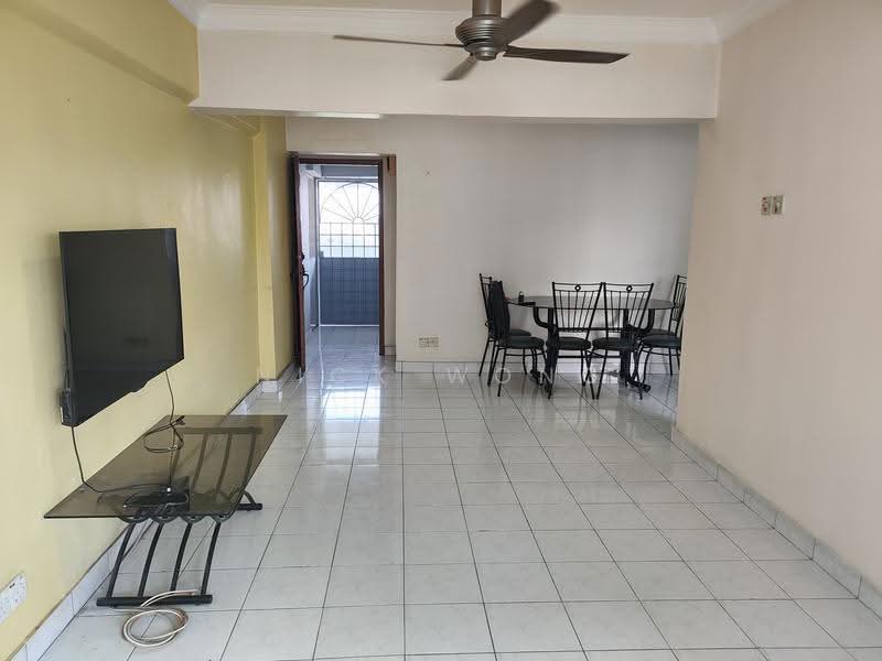 Pangsapuri untuk Dijual di Taman Cahaya - Nick Wong - Living Room - PropertyGuru.com.my