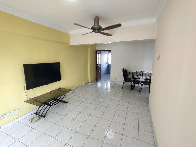 Pangsapuri untuk Dijual di Taman Cahaya - Nick Wong - Living Room - PropertyGuru.com.my