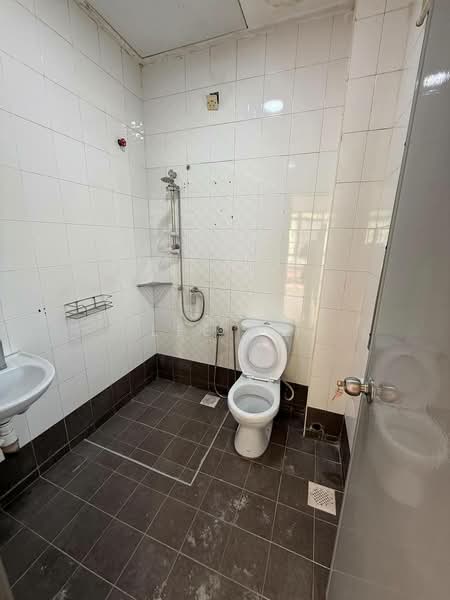 Rumah Teres 2 Tingkat untuk Dijual di Masai (Johor) - Lee KY - Bathroom - PropertyGuru.com.my