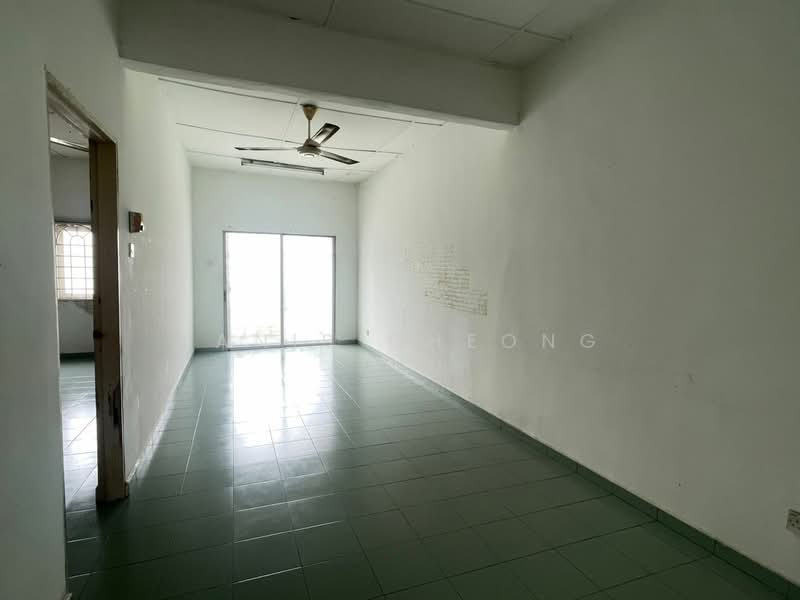2-storey Terraced House for Sale in Taman Wangsa Permai (Kepong) - Yanis Cheong - Living Room - PropertyGuru.com.my