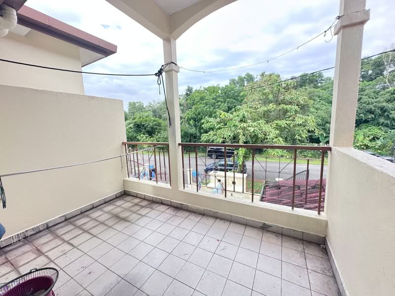 Rumah Teres 2 Tingkat untuk Dijual di Puchong Utama (Seksyen 1) (Puchong) - Evan Goh - Balcony - PropertyGuru.com.my