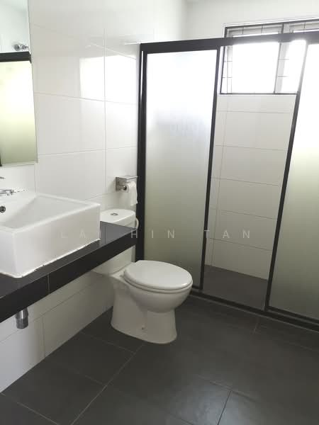 Rumah Banglo untuk Dijual di Seksyen 14 (Petaling Jaya) - Lai Hin Tan - Bathroom - PropertyGuru.com.my