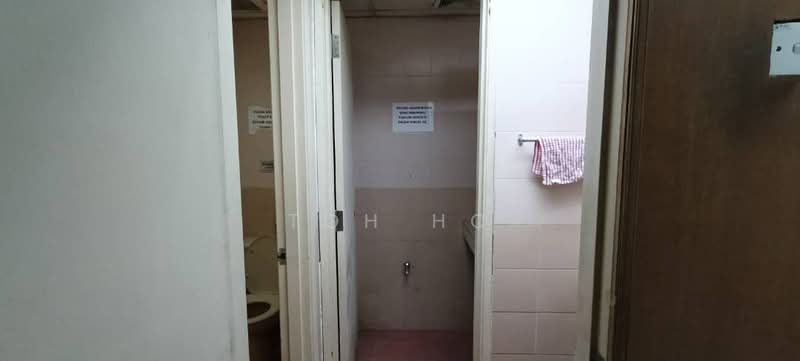 Office for Rent in KL City Centre (Kuala Lumpur) - Toh HC - Bathroom - PropertyGuru.com.my