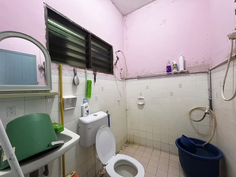 Bukit Baldwin 2 Storey Terrace Endlot - Next to Padang untuk Untuk Dijual - RM 280,000, Mac 2026 - Bathroom 3 - PropertyGuru.com.my