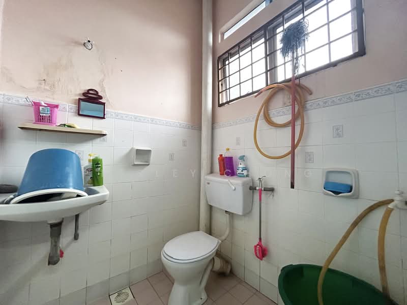 Bukit Baldwin 2 Storey Terrace Endlot - Next to Padang untuk Untuk Dijual - RM 280,000, Mac 2026 - Bathroom 1 - PropertyGuru.com.my