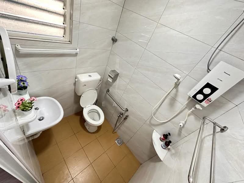 Rumah Teres 1 Tingkat untuk Disewa di Ipoh (Perak) - KEAT . - Bathroom - PropertyGuru.com.my