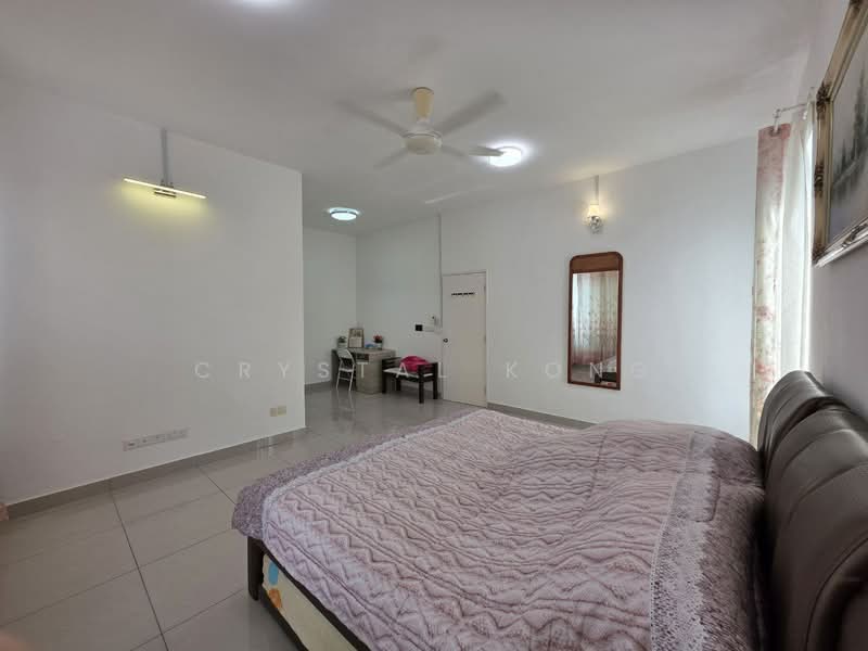 Cluster House for Sale in Taman Seri Austin (Tebrau) - Crystal Kong - Bedroom - PropertyGuru.com.my