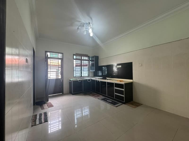 2-storey Terraced House for Sale in Bandar Dato Onn (Tebrau) - Yucong . - Kitchen - PropertyGuru.com.my