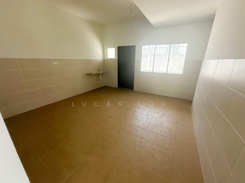Semi-Detached House for Sale in Bandar Seri Coalfields (Ijok) - Lucas Loh - Kitchen - PropertyGuru.com.my