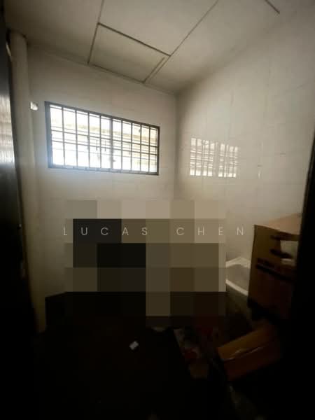 Shop / Office for Sale in Tambun (Perak) - Lucas Chen - Bathroom - PropertyGuru.com.my