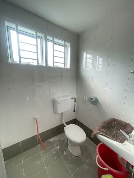 Shop / Office for Sale in Tambun (Perak) - Lucas Chen - Bathroom - PropertyGuru.com.my