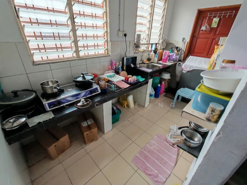 1-storey Terraced House for Sale in Batu Arang (Selangor) - C. C. Leong - Kitchen - PropertyGuru.com.my