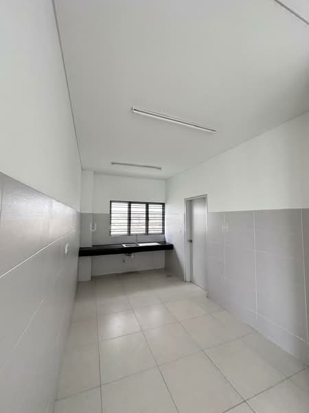Banyan 2 Bandar Seri Coalfields untuk Untuk Dijual - RM 800,000, Apr 2026 - Kitchen - PropertyGuru.com.my