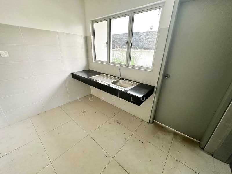 Semi-Detached House for Sale in Bandar Seri Coalfields (Sungai Buloh) - Lucas Loh - Kitchen - PropertyGuru.com.my