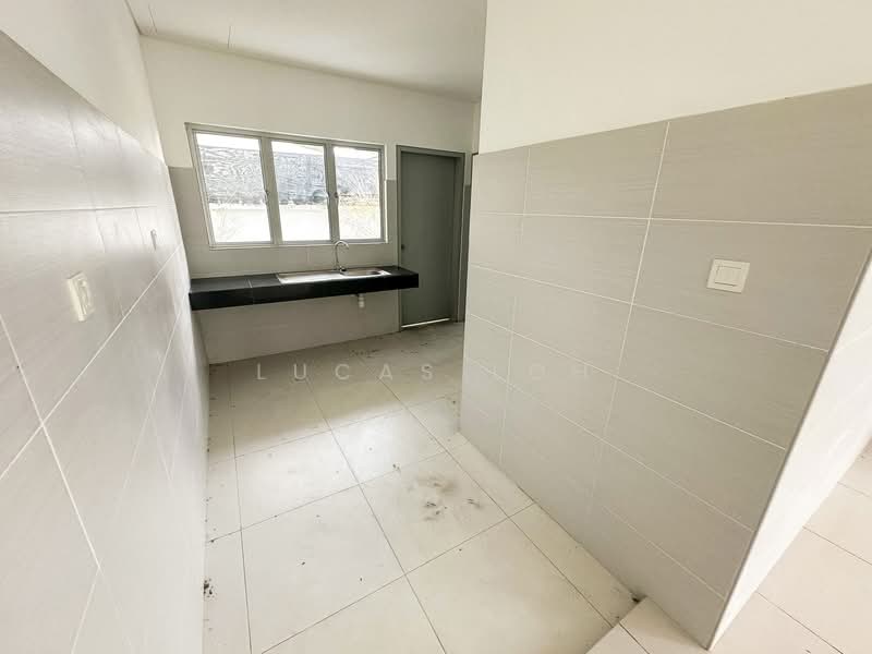 Semi-Detached House for Sale in Bandar Seri Coalfields (Sungai Buloh) - Lucas Loh - Kitchen - PropertyGuru.com.my
