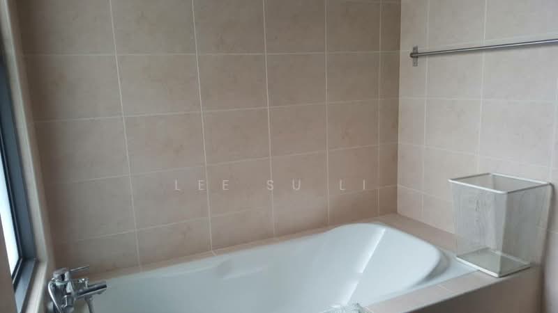 Condominium for Sale at Nautica Lake Suites - Lee Su Li - Bathroom - PropertyGuru.com.my