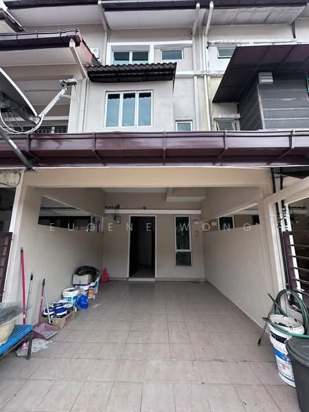 Townhouse for Sale in Serdang (Seri Kembangan) - Eugene Wong - Exterior - PropertyGuru.com.my