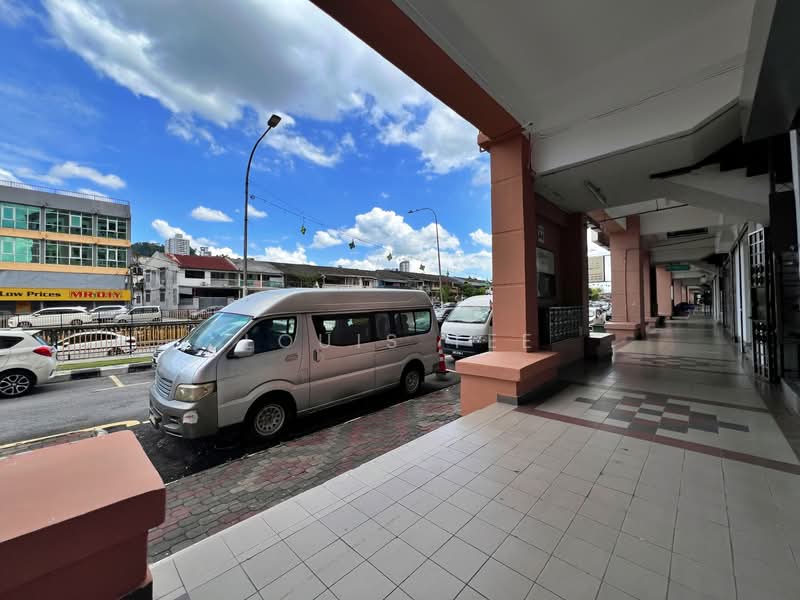 Shop for Rent in Cheras Business Centre (Kuala Lumpur) - Louis Tee - Exterior - PropertyGuru.com.my