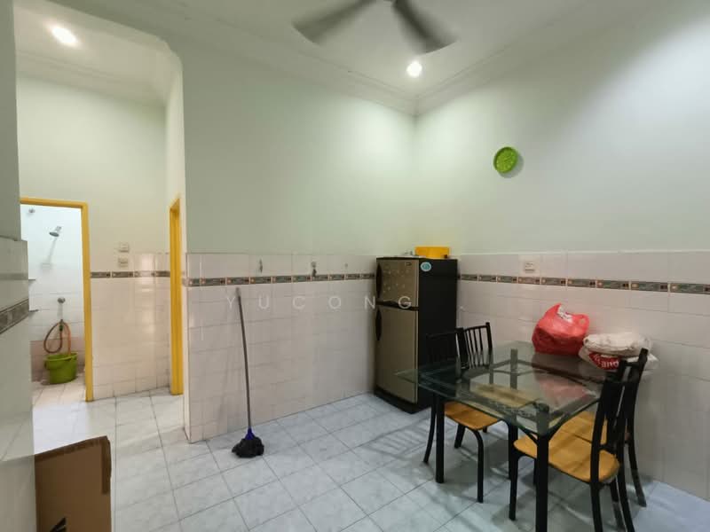 1-storey Terraced House for Sale in Mutiara Rini (Skudai) - Yucong . - Kitchen - PropertyGuru.com.my
