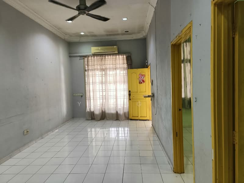 1-storey Terraced House for Sale in Mutiara Rini (Skudai) - Yucong . - Living Room - PropertyGuru.com.my