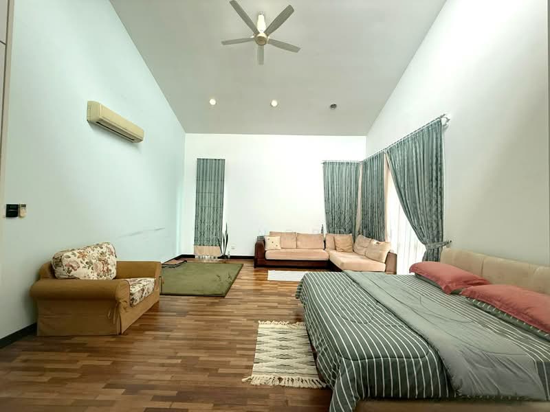 Bungalow for Sale in Setia Eco Park (Setia Alam) - Sa'a Nordin - Living Room - PropertyGuru.com.my