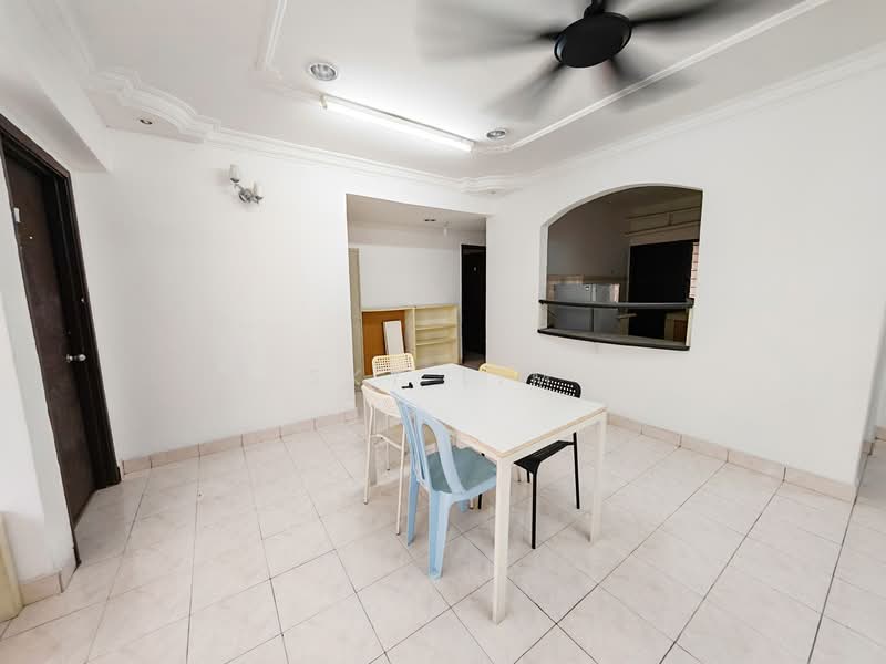 Kondominium untuk Disewa di Vista Komanwel C - Sky Lim - Dining Room - PropertyGuru.com.my