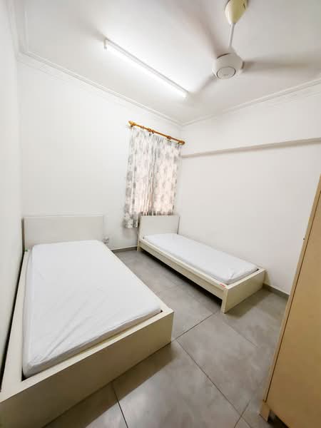 Kondominium untuk Disewa di Vista Komanwel C - Sky Lim - Bedroom - PropertyGuru.com.my