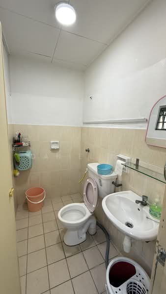 Rumah Teres 2-Tingkat untuk Dijual di Taman Juara Jaya (Cheras) - Daniel Ng - Bathroom - PropertyGuru.com.my
