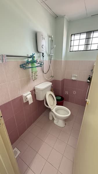 Rumah Teres 2-Tingkat untuk Dijual di Taman Juara Jaya (Cheras) - Daniel Ng - Bathroom - PropertyGuru.com.my
