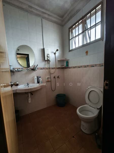 Bungalow for Sale in Taman Universiti (Skudai) - Eva Siow - Bathroom - PropertyGuru.com.my