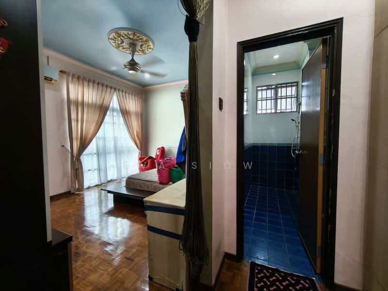 Bungalow for Sale in Taman Universiti (Skudai) - Eva Siow - Living Room - PropertyGuru.com.my