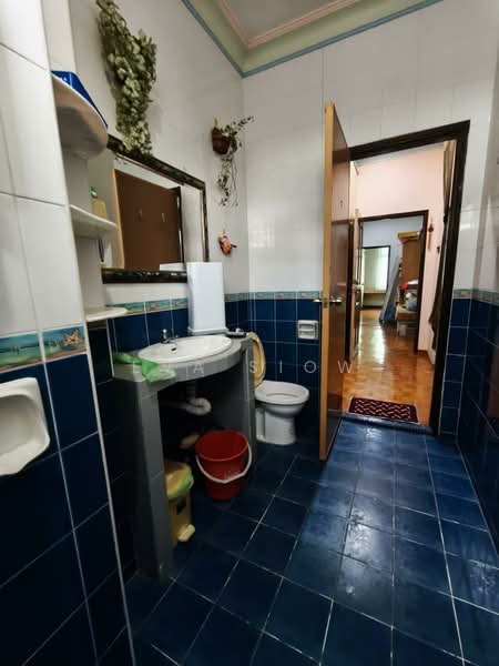 Bungalow for Sale in Taman Universiti (Skudai) - Eva Siow - Bathroom - PropertyGuru.com.my